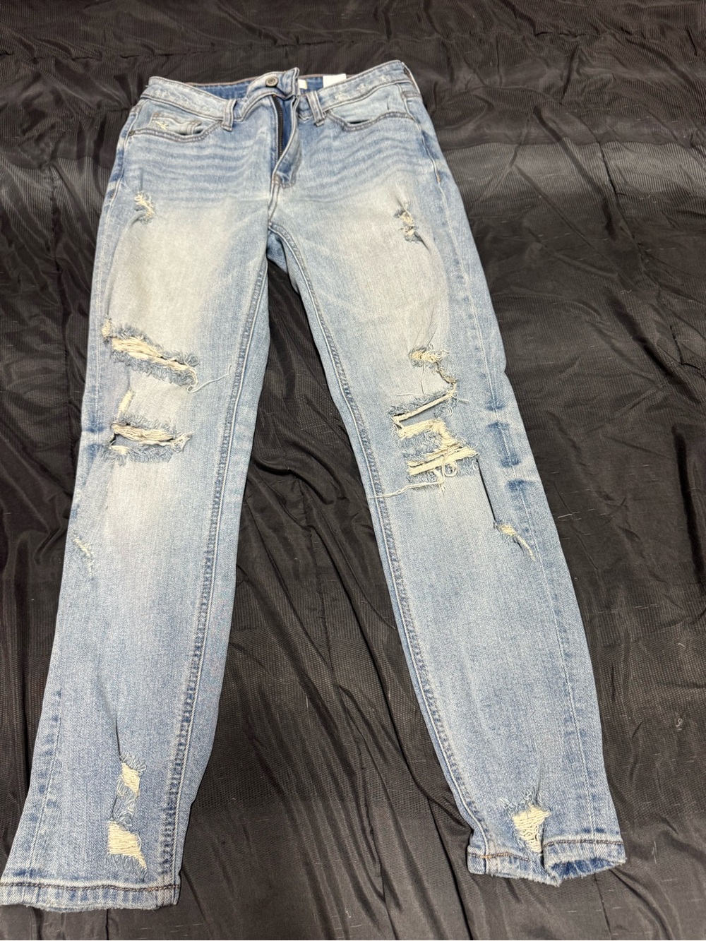 Light Blue Distressed Womenās Jeans